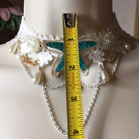 Starfish White Lace Necklace - Picture 5 of 8